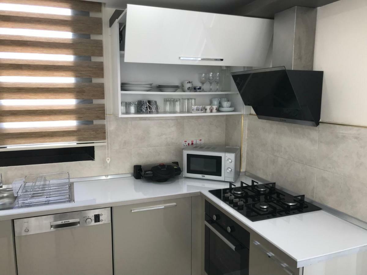 Karia Plus City Apartments Kerýnia Eksteriør bilde